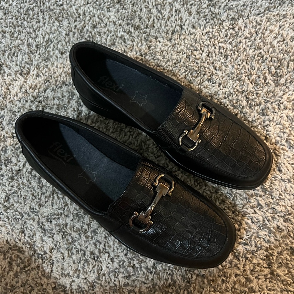 Flexi Women’s Black Loafers